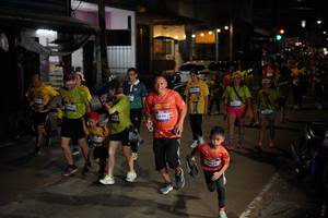 BIB: 946
                            <button type="button" onclick="openModal(26250115)" class="btn btn-primary btn-sm float-right btn-popup" data-toggle="modal" data-target=".modal-high-quality">
                        <i class="fas fa-shopping-cart"></i> Add to Cart
                    </button>
                                            <button type="button" onclick="isThisMe(26250115, true)" class="btn btn-success btn-sm float-right btn-popup btn-isme hidden" data-toggle="tooltip" data-placement="bottom" title="นี่คือรูปของคุณใช่ไหม คลิกที่นี่เพื่อเอาเข้าอัลบั้ม">
                        <i class="fas fa-plus"></i> Add to album
                    </button>
                    <button type="button" onclick="isThisMe(26250115, false)" class="btn btn-warning btn-sm float-right btn-popup btn-isnotme hidden">
                        <i class="fas fa-ban"></i> Remove from album
                    </button>