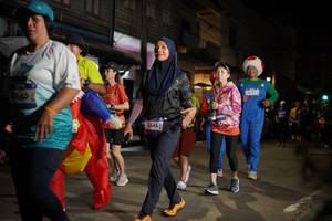 BIB: 3545
                            <button type="button" onclick="openModal(26251432)" class="btn btn-primary btn-sm float-right btn-popup" data-toggle="modal" data-target=".modal-high-quality">
                        <i class="fas fa-shopping-cart"></i> Add to Cart
                    </button>
                                            <button type="button" onclick="isThisMe(26251432, true)" class="btn btn-success btn-sm float-right btn-popup btn-isme hidden" data-toggle="tooltip" data-placement="bottom" title="นี่คือรูปของคุณใช่ไหม คลิกที่นี่เพื่อเอาเข้าอัลบั้ม">
                        <i class="fas fa-plus"></i> Add to album
                    </button>
                    <button type="button" onclick="isThisMe(26251432, false)" class="btn btn-warning btn-sm float-right btn-popup btn-isnotme hidden">
                        <i class="fas fa-ban"></i> Remove from album
                    </button>