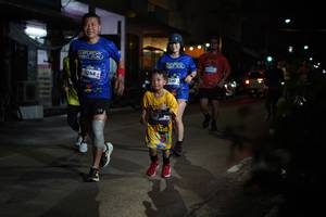 BIB: 3364, 499
                            <button type="button" onclick="openModal(26221716)" class="btn btn-primary btn-sm float-right btn-popup" data-toggle="modal" data-target=".modal-high-quality">
                        <i class="fas fa-shopping-cart"></i> Add to Cart
                    </button>
                                            <button type="button" onclick="isThisMe(26221716, true)" class="btn btn-success btn-sm float-right btn-popup btn-isme hidden" data-toggle="tooltip" data-placement="bottom" title="นี่คือรูปของคุณใช่ไหม คลิกที่นี่เพื่อเอาเข้าอัลบั้ม">
                        <i class="fas fa-plus"></i> Add to album
                    </button>
                    <button type="button" onclick="isThisMe(26221716, false)" class="btn btn-warning btn-sm float-right btn-popup btn-isnotme hidden">
                        <i class="fas fa-ban"></i> Remove from album
                    </button>