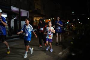 BIB: 3958
                            <button type="button" onclick="openModal(26223125)" class="btn btn-primary btn-sm float-right btn-popup" data-toggle="modal" data-target=".modal-high-quality">
                        <i class="fas fa-shopping-cart"></i> Add to Cart
                    </button>
                                            <button type="button" onclick="isThisMe(26223125, true)" class="btn btn-success btn-sm float-right btn-popup btn-isme hidden" data-toggle="tooltip" data-placement="bottom" title="นี่คือรูปของคุณใช่ไหม คลิกที่นี่เพื่อเอาเข้าอัลบั้ม">
                        <i class="fas fa-plus"></i> Add to album
                    </button>
                    <button type="button" onclick="isThisMe(26223125, false)" class="btn btn-warning btn-sm float-right btn-popup btn-isnotme hidden">
                        <i class="fas fa-ban"></i> Remove from album
                    </button>