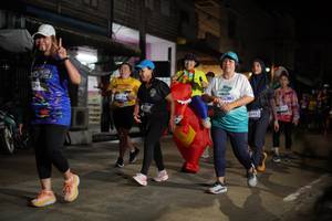 BIB: 35452
                            <button type="button" onclick="openModal(26251386)" class="btn btn-primary btn-sm float-right btn-popup" data-toggle="modal" data-target=".modal-high-quality">
                        <i class="fas fa-shopping-cart"></i> Add to Cart
                    </button>
                                            <button type="button" onclick="isThisMe(26251386, true)" class="btn btn-success btn-sm float-right btn-popup btn-isme hidden" data-toggle="tooltip" data-placement="bottom" title="นี่คือรูปของคุณใช่ไหม คลิกที่นี่เพื่อเอาเข้าอัลบั้ม">
                        <i class="fas fa-plus"></i> Add to album
                    </button>
                    <button type="button" onclick="isThisMe(26251386, false)" class="btn btn-warning btn-sm float-right btn-popup btn-isnotme hidden">
                        <i class="fas fa-ban"></i> Remove from album
                    </button>