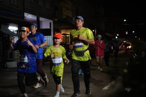 BIB: 1663, 3112
                            <button type="button" onclick="openModal(26221976)" class="btn btn-primary btn-sm float-right btn-popup" data-toggle="modal" data-target=".modal-high-quality">
                        <i class="fas fa-shopping-cart"></i> Add to Cart
                    </button>
                                            <button type="button" onclick="isThisMe(26221976, true)" class="btn btn-success btn-sm float-right btn-popup btn-isme hidden" data-toggle="tooltip" data-placement="bottom" title="นี่คือรูปของคุณใช่ไหม คลิกที่นี่เพื่อเอาเข้าอัลบั้ม">
                        <i class="fas fa-plus"></i> Add to album
                    </button>
                    <button type="button" onclick="isThisMe(26221976, false)" class="btn btn-warning btn-sm float-right btn-popup btn-isnotme hidden">
                        <i class="fas fa-ban"></i> Remove from album
                    </button>