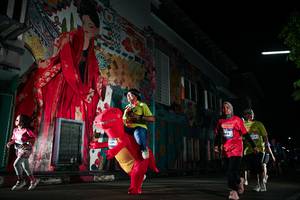 BIB: 246
                            <button type="button" onclick="openModal(26266922)" class="btn btn-primary btn-sm float-right btn-popup" data-toggle="modal" data-target=".modal-high-quality">
                        <i class="fas fa-shopping-cart"></i> Add to Cart
                    </button>
                                            <button type="button" onclick="isThisMe(26266922, true)" class="btn btn-success btn-sm float-right btn-popup btn-isme hidden" data-toggle="tooltip" data-placement="bottom" title="นี่คือรูปของคุณใช่ไหม คลิกที่นี่เพื่อเอาเข้าอัลบั้ม">
                        <i class="fas fa-plus"></i> Add to album
                    </button>
                    <button type="button" onclick="isThisMe(26266922, false)" class="btn btn-warning btn-sm float-right btn-popup btn-isnotme hidden">
                        <i class="fas fa-ban"></i> Remove from album
                    </button>