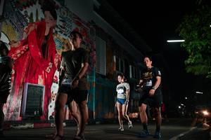 BIB: 410
                            <button type="button" onclick="openModal(26281702)" class="btn btn-primary btn-sm float-right btn-popup" data-toggle="modal" data-target=".modal-high-quality">
                        <i class="fas fa-shopping-cart"></i> Add to Cart
                    </button>
                                            <button type="button" onclick="isThisMe(26281702, true)" class="btn btn-success btn-sm float-right btn-popup btn-isme hidden" data-toggle="tooltip" data-placement="bottom" title="นี่คือรูปของคุณใช่ไหม คลิกที่นี่เพื่อเอาเข้าอัลบั้ม">
                        <i class="fas fa-plus"></i> Add to album
                    </button>
                    <button type="button" onclick="isThisMe(26281702, false)" class="btn btn-warning btn-sm float-right btn-popup btn-isnotme hidden">
                        <i class="fas fa-ban"></i> Remove from album
                    </button>