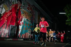 BIB: 946
                            <button type="button" onclick="openModal(26266709)" class="btn btn-primary btn-sm float-right btn-popup" data-toggle="modal" data-target=".modal-high-quality">
                        <i class="fas fa-shopping-cart"></i> Add to Cart
                    </button>
                                            <button type="button" onclick="isThisMe(26266709, true)" class="btn btn-success btn-sm float-right btn-popup btn-isme hidden" data-toggle="tooltip" data-placement="bottom" title="นี่คือรูปของคุณใช่ไหม คลิกที่นี่เพื่อเอาเข้าอัลบั้ม">
                        <i class="fas fa-plus"></i> Add to album
                    </button>
                    <button type="button" onclick="isThisMe(26266709, false)" class="btn btn-warning btn-sm float-right btn-popup btn-isnotme hidden">
                        <i class="fas fa-ban"></i> Remove from album
                    </button>