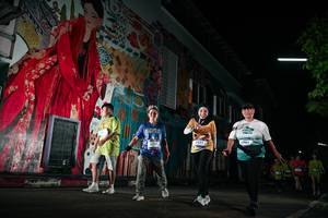 BIB: 32713, 1992
                            <button type="button" onclick="openModal(26266737)" class="btn btn-primary btn-sm float-right btn-popup" data-toggle="modal" data-target=".modal-high-quality">
                        <i class="fas fa-shopping-cart"></i> Add to Cart
                    </button>
                                            <button type="button" onclick="isThisMe(26266737, true)" class="btn btn-success btn-sm float-right btn-popup btn-isme hidden" data-toggle="tooltip" data-placement="bottom" title="นี่คือรูปของคุณใช่ไหม คลิกที่นี่เพื่อเอาเข้าอัลบั้ม">
                        <i class="fas fa-plus"></i> Add to album
                    </button>
                    <button type="button" onclick="isThisMe(26266737, false)" class="btn btn-warning btn-sm float-right btn-popup btn-isnotme hidden">
                        <i class="fas fa-ban"></i> Remove from album
                    </button>