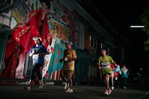 BIB: 3408
                            <button type="button" onclick="openModal(26267172)" class="btn btn-primary btn-sm float-right btn-popup" data-toggle="modal" data-target=".modal-high-quality">
                        <i class="fas fa-shopping-cart"></i> Add to Cart
                    </button>
                                            <button type="button" onclick="isThisMe(26267172, true)" class="btn btn-success btn-sm float-right btn-popup btn-isme hidden" data-toggle="tooltip" data-placement="bottom" title="นี่คือรูปของคุณใช่ไหม คลิกที่นี่เพื่อเอาเข้าอัลบั้ม">
                        <i class="fas fa-plus"></i> Add to album
                    </button>
                    <button type="button" onclick="isThisMe(26267172, false)" class="btn btn-warning btn-sm float-right btn-popup btn-isnotme hidden">
                        <i class="fas fa-ban"></i> Remove from album
                    </button>