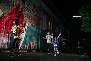 BIB: 3141
                            <button type="button" onclick="openModal(26278458)" class="btn btn-primary btn-sm float-right btn-popup" data-toggle="modal" data-target=".modal-high-quality">
                        <i class="fas fa-shopping-cart"></i> Add to Cart
                    </button>
                                            <button type="button" onclick="isThisMe(26278458, true)" class="btn btn-success btn-sm float-right btn-popup btn-isme hidden" data-toggle="tooltip" data-placement="bottom" title="นี่คือรูปของคุณใช่ไหม คลิกที่นี่เพื่อเอาเข้าอัลบั้ม">
                        <i class="fas fa-plus"></i> Add to album
                    </button>
                    <button type="button" onclick="isThisMe(26278458, false)" class="btn btn-warning btn-sm float-right btn-popup btn-isnotme hidden">
                        <i class="fas fa-ban"></i> Remove from album
                    </button>