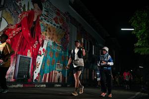 BIB: 
                            <button type="button" onclick="openModal(26267060)" class="btn btn-primary btn-sm float-right btn-popup" data-toggle="modal" data-target=".modal-high-quality">
                        <i class="fas fa-shopping-cart"></i> Add to Cart
                    </button>
                                            <button type="button" onclick="isThisMe(26267060, true)" class="btn btn-success btn-sm float-right btn-popup btn-isme hidden" data-toggle="tooltip" data-placement="bottom" title="นี่คือรูปของคุณใช่ไหม คลิกที่นี่เพื่อเอาเข้าอัลบั้ม">
                        <i class="fas fa-plus"></i> Add to album
                    </button>
                    <button type="button" onclick="isThisMe(26267060, false)" class="btn btn-warning btn-sm float-right btn-popup btn-isnotme hidden">
                        <i class="fas fa-ban"></i> Remove from album
                    </button>