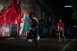 BIB: 2148
                            <button type="button" onclick="openModal(26275417)" class="btn btn-primary btn-sm float-right btn-popup" data-toggle="modal" data-target=".modal-high-quality">
                        <i class="fas fa-shopping-cart"></i> Add to Cart
                    </button>
                                            <button type="button" onclick="isThisMe(26275417, true)" class="btn btn-success btn-sm float-right btn-popup btn-isme hidden" data-toggle="tooltip" data-placement="bottom" title="นี่คือรูปของคุณใช่ไหม คลิกที่นี่เพื่อเอาเข้าอัลบั้ม">
                        <i class="fas fa-plus"></i> Add to album
                    </button>
                    <button type="button" onclick="isThisMe(26275417, false)" class="btn btn-warning btn-sm float-right btn-popup btn-isnotme hidden">
                        <i class="fas fa-ban"></i> Remove from album
                    </button>