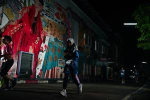 BIB: 587
                            <button type="button" onclick="openModal(26278364)" class="btn btn-primary btn-sm float-right btn-popup" data-toggle="modal" data-target=".modal-high-quality">
                        <i class="fas fa-shopping-cart"></i> Add to Cart
                    </button>
                                            <button type="button" onclick="isThisMe(26278364, true)" class="btn btn-success btn-sm float-right btn-popup btn-isme hidden" data-toggle="tooltip" data-placement="bottom" title="นี่คือรูปของคุณใช่ไหม คลิกที่นี่เพื่อเอาเข้าอัลบั้ม">
                        <i class="fas fa-plus"></i> Add to album
                    </button>
                    <button type="button" onclick="isThisMe(26278364, false)" class="btn btn-warning btn-sm float-right btn-popup btn-isnotme hidden">
                        <i class="fas fa-ban"></i> Remove from album
                    </button>