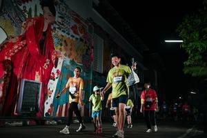 BIB: 4176
                            <button type="button" onclick="openModal(26267545)" class="btn btn-primary btn-sm float-right btn-popup" data-toggle="modal" data-target=".modal-high-quality">
                        <i class="fas fa-shopping-cart"></i> Add to Cart
                    </button>
                                            <button type="button" onclick="isThisMe(26267545, true)" class="btn btn-success btn-sm float-right btn-popup btn-isme hidden" data-toggle="tooltip" data-placement="bottom" title="นี่คือรูปของคุณใช่ไหม คลิกที่นี่เพื่อเอาเข้าอัลบั้ม">
                        <i class="fas fa-plus"></i> Add to album
                    </button>
                    <button type="button" onclick="isThisMe(26267545, false)" class="btn btn-warning btn-sm float-right btn-popup btn-isnotme hidden">
                        <i class="fas fa-ban"></i> Remove from album
                    </button>