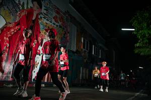 BIB: 3460
                            <button type="button" onclick="openModal(26266830)" class="btn btn-primary btn-sm float-right btn-popup" data-toggle="modal" data-target=".modal-high-quality">
                        <i class="fas fa-shopping-cart"></i> Add to Cart
                    </button>
                                            <button type="button" onclick="isThisMe(26266830, true)" class="btn btn-success btn-sm float-right btn-popup btn-isme hidden" data-toggle="tooltip" data-placement="bottom" title="นี่คือรูปของคุณใช่ไหม คลิกที่นี่เพื่อเอาเข้าอัลบั้ม">
                        <i class="fas fa-plus"></i> Add to album
                    </button>
                    <button type="button" onclick="isThisMe(26266830, false)" class="btn btn-warning btn-sm float-right btn-popup btn-isnotme hidden">
                        <i class="fas fa-ban"></i> Remove from album
                    </button>