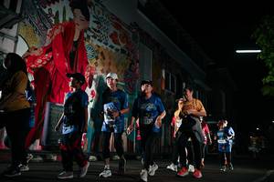 BIB: 301
                            <button type="button" onclick="openModal(26267190)" class="btn btn-primary btn-sm float-right btn-popup" data-toggle="modal" data-target=".modal-high-quality">
                        <i class="fas fa-shopping-cart"></i> Add to Cart
                    </button>
                                            <button type="button" onclick="isThisMe(26267190, true)" class="btn btn-success btn-sm float-right btn-popup btn-isme hidden" data-toggle="tooltip" data-placement="bottom" title="นี่คือรูปของคุณใช่ไหม คลิกที่นี่เพื่อเอาเข้าอัลบั้ม">
                        <i class="fas fa-plus"></i> Add to album
                    </button>
                    <button type="button" onclick="isThisMe(26267190, false)" class="btn btn-warning btn-sm float-right btn-popup btn-isnotme hidden">
                        <i class="fas fa-ban"></i> Remove from album
                    </button>