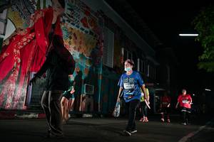 BIB: 3418
                            <button type="button" onclick="openModal(26267275)" class="btn btn-primary btn-sm float-right btn-popup" data-toggle="modal" data-target=".modal-high-quality">
                        <i class="fas fa-shopping-cart"></i> Add to Cart
                    </button>
                                            <button type="button" onclick="isThisMe(26267275, true)" class="btn btn-success btn-sm float-right btn-popup btn-isme hidden" data-toggle="tooltip" data-placement="bottom" title="นี่คือรูปของคุณใช่ไหม คลิกที่นี่เพื่อเอาเข้าอัลบั้ม">
                        <i class="fas fa-plus"></i> Add to album
                    </button>
                    <button type="button" onclick="isThisMe(26267275, false)" class="btn btn-warning btn-sm float-right btn-popup btn-isnotme hidden">
                        <i class="fas fa-ban"></i> Remove from album
                    </button>