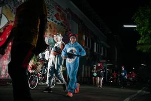 BIB: 
                            <button type="button" onclick="openModal(26267243)" class="btn btn-primary btn-sm float-right btn-popup" data-toggle="modal" data-target=".modal-high-quality">
                        <i class="fas fa-shopping-cart"></i> Add to Cart
                    </button>
                                            <button type="button" onclick="isThisMe(26267243, true)" class="btn btn-success btn-sm float-right btn-popup btn-isme hidden" data-toggle="tooltip" data-placement="bottom" title="นี่คือรูปของคุณใช่ไหม คลิกที่นี่เพื่อเอาเข้าอัลบั้ม">
                        <i class="fas fa-plus"></i> Add to album
                    </button>
                    <button type="button" onclick="isThisMe(26267243, false)" class="btn btn-warning btn-sm float-right btn-popup btn-isnotme hidden">
                        <i class="fas fa-ban"></i> Remove from album
                    </button>