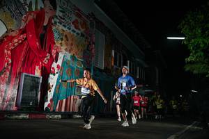 BIB: 4927
                            <button type="button" onclick="openModal(26278376)" class="btn btn-primary btn-sm float-right btn-popup" data-toggle="modal" data-target=".modal-high-quality">
                        <i class="fas fa-shopping-cart"></i> Add to Cart
                    </button>
                                            <button type="button" onclick="isThisMe(26278376, true)" class="btn btn-success btn-sm float-right btn-popup btn-isme hidden" data-toggle="tooltip" data-placement="bottom" title="นี่คือรูปของคุณใช่ไหม คลิกที่นี่เพื่อเอาเข้าอัลบั้ม">
                        <i class="fas fa-plus"></i> Add to album
                    </button>
                    <button type="button" onclick="isThisMe(26278376, false)" class="btn btn-warning btn-sm float-right btn-popup btn-isnotme hidden">
                        <i class="fas fa-ban"></i> Remove from album
                    </button>