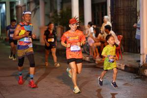 BIB: 3438, 3172
                            <button type="button" onclick="openModal(26237175)" class="btn btn-primary btn-sm float-right btn-popup" data-toggle="modal" data-target=".modal-high-quality">
                        <i class="fas fa-shopping-cart"></i> Add to Cart
                    </button>
                                            <button type="button" onclick="isThisMe(26237175, true)" class="btn btn-success btn-sm float-right btn-popup btn-isme hidden" data-toggle="tooltip" data-placement="bottom" title="นี่คือรูปของคุณใช่ไหม คลิกที่นี่เพื่อเอาเข้าอัลบั้ม">
                        <i class="fas fa-plus"></i> Add to album
                    </button>
                    <button type="button" onclick="isThisMe(26237175, false)" class="btn btn-warning btn-sm float-right btn-popup btn-isnotme hidden">
                        <i class="fas fa-ban"></i> Remove from album
                    </button>