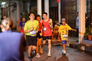 BIB: 4130, 1928, 3379
                            <button type="button" onclick="openModal(26240546)" class="btn btn-primary btn-sm float-right btn-popup" data-toggle="modal" data-target=".modal-high-quality">
                        <i class="fas fa-shopping-cart"></i> Add to Cart
                    </button>
                                            <button type="button" onclick="isThisMe(26240546, true)" class="btn btn-success btn-sm float-right btn-popup btn-isme hidden" data-toggle="tooltip" data-placement="bottom" title="นี่คือรูปของคุณใช่ไหม คลิกที่นี่เพื่อเอาเข้าอัลบั้ม">
                        <i class="fas fa-plus"></i> Add to album
                    </button>
                    <button type="button" onclick="isThisMe(26240546, false)" class="btn btn-warning btn-sm float-right btn-popup btn-isnotme hidden">
                        <i class="fas fa-ban"></i> Remove from album
                    </button>