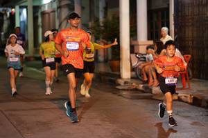 BIB: 3305, 4075, 4351
                            <button type="button" onclick="openModal(26237127)" class="btn btn-primary btn-sm float-right btn-popup" data-toggle="modal" data-target=".modal-high-quality">
                        <i class="fas fa-shopping-cart"></i> Add to Cart
                    </button>
                                            <button type="button" onclick="isThisMe(26237127, true)" class="btn btn-success btn-sm float-right btn-popup btn-isme hidden" data-toggle="tooltip" data-placement="bottom" title="นี่คือรูปของคุณใช่ไหม คลิกที่นี่เพื่อเอาเข้าอัลบั้ม">
                        <i class="fas fa-plus"></i> Add to album
                    </button>
                    <button type="button" onclick="isThisMe(26237127, false)" class="btn btn-warning btn-sm float-right btn-popup btn-isnotme hidden">
                        <i class="fas fa-ban"></i> Remove from album
                    </button>