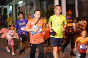 BIB: 3363, 4330
                            <button type="button" onclick="openModal(26242604)" class="btn btn-primary btn-sm float-right btn-popup" data-toggle="modal" data-target=".modal-high-quality">
                        <i class="fas fa-shopping-cart"></i> Add to Cart
                    </button>
                                            <button type="button" onclick="isThisMe(26242604, true)" class="btn btn-success btn-sm float-right btn-popup btn-isme hidden" data-toggle="tooltip" data-placement="bottom" title="นี่คือรูปของคุณใช่ไหม คลิกที่นี่เพื่อเอาเข้าอัลบั้ม">
                        <i class="fas fa-plus"></i> Add to album
                    </button>
                    <button type="button" onclick="isThisMe(26242604, false)" class="btn btn-warning btn-sm float-right btn-popup btn-isnotme hidden">
                        <i class="fas fa-ban"></i> Remove from album
                    </button>