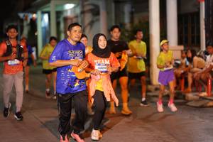 BIB: 4809
                            <button type="button" onclick="openModal(26240134)" class="btn btn-primary btn-sm float-right btn-popup" data-toggle="modal" data-target=".modal-high-quality">
                        <i class="fas fa-shopping-cart"></i> Add to Cart
                    </button>
                                            <button type="button" onclick="isThisMe(26240134, true)" class="btn btn-success btn-sm float-right btn-popup btn-isme hidden" data-toggle="tooltip" data-placement="bottom" title="นี่คือรูปของคุณใช่ไหม คลิกที่นี่เพื่อเอาเข้าอัลบั้ม">
                        <i class="fas fa-plus"></i> Add to album
                    </button>
                    <button type="button" onclick="isThisMe(26240134, false)" class="btn btn-warning btn-sm float-right btn-popup btn-isnotme hidden">
                        <i class="fas fa-ban"></i> Remove from album
                    </button>