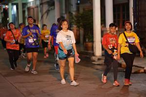 BIB: 400, 4341
                            <button type="button" onclick="openModal(26249311)" class="btn btn-primary btn-sm float-right btn-popup" data-toggle="modal" data-target=".modal-high-quality">
                        <i class="fas fa-shopping-cart"></i> Add to Cart
                    </button>
                                            <button type="button" onclick="isThisMe(26249311, true)" class="btn btn-success btn-sm float-right btn-popup btn-isme hidden" data-toggle="tooltip" data-placement="bottom" title="นี่คือรูปของคุณใช่ไหม คลิกที่นี่เพื่อเอาเข้าอัลบั้ม">
                        <i class="fas fa-plus"></i> Add to album
                    </button>
                    <button type="button" onclick="isThisMe(26249311, false)" class="btn btn-warning btn-sm float-right btn-popup btn-isnotme hidden">
                        <i class="fas fa-ban"></i> Remove from album
                    </button>