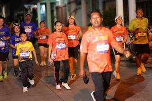 BIB: 259, 4927, 3433, 3652, 3162, 4197
                            <button type="button" onclick="openModal(26241535)" class="btn btn-primary btn-sm float-right btn-popup" data-toggle="modal" data-target=".modal-high-quality">
                        <i class="fas fa-shopping-cart"></i> Add to Cart
                    </button>
                                            <button type="button" onclick="isThisMe(26241535, true)" class="btn btn-success btn-sm float-right btn-popup btn-isme hidden" data-toggle="tooltip" data-placement="bottom" title="นี่คือรูปของคุณใช่ไหม คลิกที่นี่เพื่อเอาเข้าอัลบั้ม">
                        <i class="fas fa-plus"></i> Add to album
                    </button>
                    <button type="button" onclick="isThisMe(26241535, false)" class="btn btn-warning btn-sm float-right btn-popup btn-isnotme hidden">
                        <i class="fas fa-ban"></i> Remove from album
                    </button>