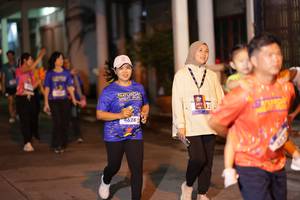 BIB: 4628
                            <button type="button" onclick="openModal(26248268)" class="btn btn-primary btn-sm float-right btn-popup" data-toggle="modal" data-target=".modal-high-quality">
                        <i class="fas fa-shopping-cart"></i> Add to Cart
                    </button>
                                            <button type="button" onclick="isThisMe(26248268, true)" class="btn btn-success btn-sm float-right btn-popup btn-isme hidden" data-toggle="tooltip" data-placement="bottom" title="นี่คือรูปของคุณใช่ไหม คลิกที่นี่เพื่อเอาเข้าอัลบั้ม">
                        <i class="fas fa-plus"></i> Add to album
                    </button>
                    <button type="button" onclick="isThisMe(26248268, false)" class="btn btn-warning btn-sm float-right btn-popup btn-isnotme hidden">
                        <i class="fas fa-ban"></i> Remove from album
                    </button>