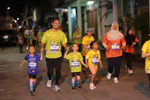 BIB: 4604, 4141, 4603, 3019, 4231
                            <button type="button" onclick="openModal(26243169)" class="btn btn-primary btn-sm float-right btn-popup" data-toggle="modal" data-target=".modal-high-quality">
                        <i class="fas fa-shopping-cart"></i> Add to Cart
                    </button>
                                            <button type="button" onclick="isThisMe(26243169, true)" class="btn btn-success btn-sm float-right btn-popup btn-isme hidden" data-toggle="tooltip" data-placement="bottom" title="นี่คือรูปของคุณใช่ไหม คลิกที่นี่เพื่อเอาเข้าอัลบั้ม">
                        <i class="fas fa-plus"></i> Add to album
                    </button>
                    <button type="button" onclick="isThisMe(26243169, false)" class="btn btn-warning btn-sm float-right btn-popup btn-isnotme hidden">
                        <i class="fas fa-ban"></i> Remove from album
                    </button>