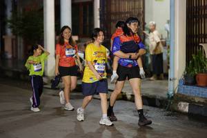 BIB: 4529, 4527, 4552
                            <button type="button" onclick="openModal(26249824)" class="btn btn-primary btn-sm float-right btn-popup" data-toggle="modal" data-target=".modal-high-quality">
                        <i class="fas fa-shopping-cart"></i> Add to Cart
                    </button>
                                            <button type="button" onclick="isThisMe(26249824, true)" class="btn btn-success btn-sm float-right btn-popup btn-isme hidden" data-toggle="tooltip" data-placement="bottom" title="นี่คือรูปของคุณใช่ไหม คลิกที่นี่เพื่อเอาเข้าอัลบั้ม">
                        <i class="fas fa-plus"></i> Add to album
                    </button>
                    <button type="button" onclick="isThisMe(26249824, false)" class="btn btn-warning btn-sm float-right btn-popup btn-isnotme hidden">
                        <i class="fas fa-ban"></i> Remove from album
                    </button>