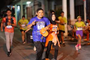 BIB: 4740
                            <button type="button" onclick="openModal(26240177)" class="btn btn-primary btn-sm float-right btn-popup" data-toggle="modal" data-target=".modal-high-quality">
                        <i class="fas fa-shopping-cart"></i> Add to Cart
                    </button>
                                            <button type="button" onclick="isThisMe(26240177, true)" class="btn btn-success btn-sm float-right btn-popup btn-isme hidden" data-toggle="tooltip" data-placement="bottom" title="นี่คือรูปของคุณใช่ไหม คลิกที่นี่เพื่อเอาเข้าอัลบั้ม">
                        <i class="fas fa-plus"></i> Add to album
                    </button>
                    <button type="button" onclick="isThisMe(26240177, false)" class="btn btn-warning btn-sm float-right btn-popup btn-isnotme hidden">
                        <i class="fas fa-ban"></i> Remove from album
                    </button>