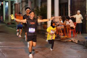 BIB: 3302, 3135
                            <button type="button" onclick="openModal(26237080)" class="btn btn-primary btn-sm float-right btn-popup" data-toggle="modal" data-target=".modal-high-quality">
                        <i class="fas fa-shopping-cart"></i> Add to Cart
                    </button>
                                            <button type="button" onclick="isThisMe(26237080, true)" class="btn btn-success btn-sm float-right btn-popup btn-isme hidden" data-toggle="tooltip" data-placement="bottom" title="นี่คือรูปของคุณใช่ไหม คลิกที่นี่เพื่อเอาเข้าอัลบั้ม">
                        <i class="fas fa-plus"></i> Add to album
                    </button>
                    <button type="button" onclick="isThisMe(26237080, false)" class="btn btn-warning btn-sm float-right btn-popup btn-isnotme hidden">
                        <i class="fas fa-ban"></i> Remove from album
                    </button>