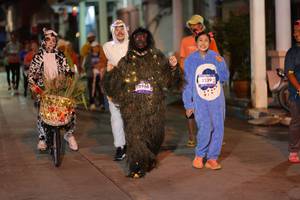 BIB: 3239
                            <button type="button" onclick="openModal(26246970)" class="btn btn-primary btn-sm float-right btn-popup" data-toggle="modal" data-target=".modal-high-quality">
                        <i class="fas fa-shopping-cart"></i> Add to Cart
                    </button>
                                            <button type="button" onclick="isThisMe(26246970, true)" class="btn btn-success btn-sm float-right btn-popup btn-isme hidden" data-toggle="tooltip" data-placement="bottom" title="นี่คือรูปของคุณใช่ไหม คลิกที่นี่เพื่อเอาเข้าอัลบั้ม">
                        <i class="fas fa-plus"></i> Add to album
                    </button>
                    <button type="button" onclick="isThisMe(26246970, false)" class="btn btn-warning btn-sm float-right btn-popup btn-isnotme hidden">
                        <i class="fas fa-ban"></i> Remove from album
                    </button>