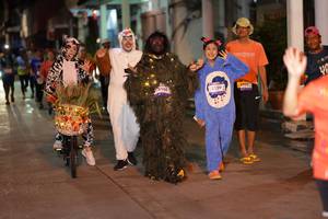 BIB: 3966, 3239, 3932
                            <button type="button" onclick="openModal(26246906)" class="btn btn-primary btn-sm float-right btn-popup" data-toggle="modal" data-target=".modal-high-quality">
                        <i class="fas fa-shopping-cart"></i> Add to Cart
                    </button>
                                            <button type="button" onclick="isThisMe(26246906, true)" class="btn btn-success btn-sm float-right btn-popup btn-isme hidden" data-toggle="tooltip" data-placement="bottom" title="นี่คือรูปของคุณใช่ไหม คลิกที่นี่เพื่อเอาเข้าอัลบั้ม">
                        <i class="fas fa-plus"></i> Add to album
                    </button>
                    <button type="button" onclick="isThisMe(26246906, false)" class="btn btn-warning btn-sm float-right btn-popup btn-isnotme hidden">
                        <i class="fas fa-ban"></i> Remove from album
                    </button>