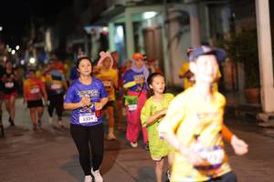 BIB: 3324
                            <button type="button" onclick="openModal(26243823)" class="btn btn-primary btn-sm float-right btn-popup" data-toggle="modal" data-target=".modal-high-quality">
                        <i class="fas fa-shopping-cart"></i> Add to Cart
                    </button>
                                            <button type="button" onclick="isThisMe(26243823, true)" class="btn btn-success btn-sm float-right btn-popup btn-isme hidden" data-toggle="tooltip" data-placement="bottom" title="นี่คือรูปของคุณใช่ไหม คลิกที่นี่เพื่อเอาเข้าอัลบั้ม">
                        <i class="fas fa-plus"></i> Add to album
                    </button>
                    <button type="button" onclick="isThisMe(26243823, false)" class="btn btn-warning btn-sm float-right btn-popup btn-isnotme hidden">
                        <i class="fas fa-ban"></i> Remove from album
                    </button>