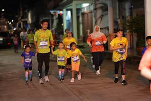 BIB: 4604, 4141, 4603, 30193, 4330
                            <button type="button" onclick="openModal(26243146)" class="btn btn-primary btn-sm float-right btn-popup" data-toggle="modal" data-target=".modal-high-quality">
                        <i class="fas fa-shopping-cart"></i> Add to Cart
                    </button>
                                            <button type="button" onclick="isThisMe(26243146, true)" class="btn btn-success btn-sm float-right btn-popup btn-isme hidden" data-toggle="tooltip" data-placement="bottom" title="นี่คือรูปของคุณใช่ไหม คลิกที่นี่เพื่อเอาเข้าอัลบั้ม">
                        <i class="fas fa-plus"></i> Add to album
                    </button>
                    <button type="button" onclick="isThisMe(26243146, false)" class="btn btn-warning btn-sm float-right btn-popup btn-isnotme hidden">
                        <i class="fas fa-ban"></i> Remove from album
                    </button>