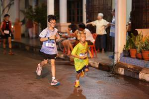 BIB: 3195
                            <button type="button" onclick="openModal(26237031)" class="btn btn-primary btn-sm float-right btn-popup" data-toggle="modal" data-target=".modal-high-quality">
                        <i class="fas fa-shopping-cart"></i> Add to Cart
                    </button>
                                            <button type="button" onclick="isThisMe(26237031, true)" class="btn btn-success btn-sm float-right btn-popup btn-isme hidden" data-toggle="tooltip" data-placement="bottom" title="นี่คือรูปของคุณใช่ไหม คลิกที่นี่เพื่อเอาเข้าอัลบั้ม">
                        <i class="fas fa-plus"></i> Add to album
                    </button>
                    <button type="button" onclick="isThisMe(26237031, false)" class="btn btn-warning btn-sm float-right btn-popup btn-isnotme hidden">
                        <i class="fas fa-ban"></i> Remove from album
                    </button>