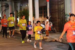 BIB: 4345
                            <button type="button" onclick="openModal(26249552)" class="btn btn-primary btn-sm float-right btn-popup" data-toggle="modal" data-target=".modal-high-quality">
                        <i class="fas fa-shopping-cart"></i> Add to Cart
                    </button>
                                            <button type="button" onclick="isThisMe(26249552, true)" class="btn btn-success btn-sm float-right btn-popup btn-isme hidden" data-toggle="tooltip" data-placement="bottom" title="นี่คือรูปของคุณใช่ไหม คลิกที่นี่เพื่อเอาเข้าอัลบั้ม">
                        <i class="fas fa-plus"></i> Add to album
                    </button>
                    <button type="button" onclick="isThisMe(26249552, false)" class="btn btn-warning btn-sm float-right btn-popup btn-isnotme hidden">
                        <i class="fas fa-ban"></i> Remove from album
                    </button>