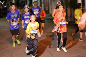 BIB: 959, 4927, 3433
                            <button type="button" onclick="openModal(26241553)" class="btn btn-primary btn-sm float-right btn-popup" data-toggle="modal" data-target=".modal-high-quality">
                        <i class="fas fa-shopping-cart"></i> Add to Cart
                    </button>
                                            <button type="button" onclick="isThisMe(26241553, true)" class="btn btn-success btn-sm float-right btn-popup btn-isme hidden" data-toggle="tooltip" data-placement="bottom" title="นี่คือรูปของคุณใช่ไหม คลิกที่นี่เพื่อเอาเข้าอัลบั้ม">
                        <i class="fas fa-plus"></i> Add to album
                    </button>
                    <button type="button" onclick="isThisMe(26241553, false)" class="btn btn-warning btn-sm float-right btn-popup btn-isnotme hidden">
                        <i class="fas fa-ban"></i> Remove from album
                    </button>