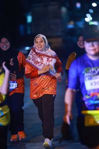 BIB: 420
                            <button type="button" onclick="openModal(26254744)" class="btn btn-primary btn-sm float-right btn-popup" data-toggle="modal" data-target=".modal-high-quality">
                        <i class="fas fa-shopping-cart"></i> Add to Cart
                    </button>
                                            <button type="button" onclick="isThisMe(26254744, true)" class="btn btn-success btn-sm float-right btn-popup btn-isme hidden" data-toggle="tooltip" data-placement="bottom" title="นี่คือรูปของคุณใช่ไหม คลิกที่นี่เพื่อเอาเข้าอัลบั้ม">
                        <i class="fas fa-plus"></i> Add to album
                    </button>
                    <button type="button" onclick="isThisMe(26254744, false)" class="btn btn-warning btn-sm float-right btn-popup btn-isnotme hidden">
                        <i class="fas fa-ban"></i> Remove from album
                    </button>