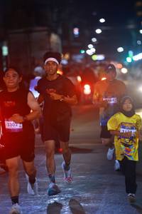 BIB: 3302, 464
                            <button type="button" onclick="openModal(26252782)" class="btn btn-primary btn-sm float-right btn-popup" data-toggle="modal" data-target=".modal-high-quality">
                        <i class="fas fa-shopping-cart"></i> Add to Cart
                    </button>
                                            <button type="button" onclick="isThisMe(26252782, true)" class="btn btn-success btn-sm float-right btn-popup btn-isme hidden" data-toggle="tooltip" data-placement="bottom" title="นี่คือรูปของคุณใช่ไหม คลิกที่นี่เพื่อเอาเข้าอัลบั้ม">
                        <i class="fas fa-plus"></i> Add to album
                    </button>
                    <button type="button" onclick="isThisMe(26252782, false)" class="btn btn-warning btn-sm float-right btn-popup btn-isnotme hidden">
                        <i class="fas fa-ban"></i> Remove from album
                    </button>