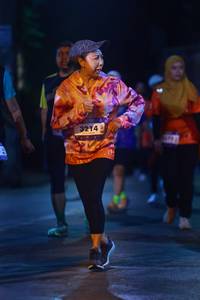 BIB: 3214
                            <button type="button" onclick="openModal(26254877)" class="btn btn-primary btn-sm float-right btn-popup" data-toggle="modal" data-target=".modal-high-quality">
                        <i class="fas fa-shopping-cart"></i> Add to Cart
                    </button>
                                            <button type="button" onclick="isThisMe(26254877, true)" class="btn btn-success btn-sm float-right btn-popup btn-isme hidden" data-toggle="tooltip" data-placement="bottom" title="นี่คือรูปของคุณใช่ไหม คลิกที่นี่เพื่อเอาเข้าอัลบั้ม">
                        <i class="fas fa-plus"></i> Add to album
                    </button>
                    <button type="button" onclick="isThisMe(26254877, false)" class="btn btn-warning btn-sm float-right btn-popup btn-isnotme hidden">
                        <i class="fas fa-ban"></i> Remove from album
                    </button>