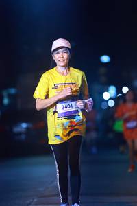 BIB: 3401
                            <button type="button" onclick="openModal(26253929)" class="btn btn-primary btn-sm float-right btn-popup" data-toggle="modal" data-target=".modal-high-quality">
                        <i class="fas fa-shopping-cart"></i> Add to Cart
                    </button>
                                            <button type="button" onclick="isThisMe(26253929, true)" class="btn btn-success btn-sm float-right btn-popup btn-isme hidden" data-toggle="tooltip" data-placement="bottom" title="นี่คือรูปของคุณใช่ไหม คลิกที่นี่เพื่อเอาเข้าอัลบั้ม">
                        <i class="fas fa-plus"></i> Add to album
                    </button>
                    <button type="button" onclick="isThisMe(26253929, false)" class="btn btn-warning btn-sm float-right btn-popup btn-isnotme hidden">
                        <i class="fas fa-ban"></i> Remove from album
                    </button>