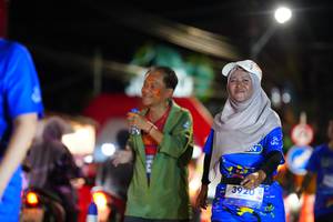 BIB: 3920
                            <button type="button" onclick="openModal(26222405)" class="btn btn-primary btn-sm float-right btn-popup" data-toggle="modal" data-target=".modal-high-quality">
                        <i class="fas fa-shopping-cart"></i> Add to Cart
                    </button>
                                            <button type="button" onclick="isThisMe(26222405, true)" class="btn btn-success btn-sm float-right btn-popup btn-isme hidden" data-toggle="tooltip" data-placement="bottom" title="นี่คือรูปของคุณใช่ไหม คลิกที่นี่เพื่อเอาเข้าอัลบั้ม">
                        <i class="fas fa-plus"></i> Add to album
                    </button>
                    <button type="button" onclick="isThisMe(26222405, false)" class="btn btn-warning btn-sm float-right btn-popup btn-isnotme hidden">
                        <i class="fas fa-ban"></i> Remove from album
                    </button>