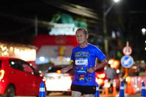 BIB: 4381
                            <button type="button" onclick="openModal(26221472)" class="btn btn-primary btn-sm float-right btn-popup" data-toggle="modal" data-target=".modal-high-quality">
                        <i class="fas fa-shopping-cart"></i> Add to Cart
                    </button>
                                            <button type="button" onclick="isThisMe(26221472, true)" class="btn btn-success btn-sm float-right btn-popup btn-isme hidden" data-toggle="tooltip" data-placement="bottom" title="นี่คือรูปของคุณใช่ไหม คลิกที่นี่เพื่อเอาเข้าอัลบั้ม">
                        <i class="fas fa-plus"></i> Add to album
                    </button>
                    <button type="button" onclick="isThisMe(26221472, false)" class="btn btn-warning btn-sm float-right btn-popup btn-isnotme hidden">
                        <i class="fas fa-ban"></i> Remove from album
                    </button>