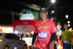 BIB: 4215
                            <button type="button" onclick="openModal(26224998)" class="btn btn-primary btn-sm float-right btn-popup" data-toggle="modal" data-target=".modal-high-quality">
                        <i class="fas fa-shopping-cart"></i> Add to Cart
                    </button>
                                            <button type="button" onclick="isThisMe(26224998, true)" class="btn btn-success btn-sm float-right btn-popup btn-isme hidden" data-toggle="tooltip" data-placement="bottom" title="นี่คือรูปของคุณใช่ไหม คลิกที่นี่เพื่อเอาเข้าอัลบั้ม">
                        <i class="fas fa-plus"></i> Add to album
                    </button>
                    <button type="button" onclick="isThisMe(26224998, false)" class="btn btn-warning btn-sm float-right btn-popup btn-isnotme hidden">
                        <i class="fas fa-ban"></i> Remove from album
                    </button>