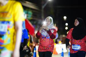 BIB: 3997
                            <button type="button" onclick="openModal(26223467)" class="btn btn-primary btn-sm float-right btn-popup" data-toggle="modal" data-target=".modal-high-quality">
                        <i class="fas fa-shopping-cart"></i> Add to Cart
                    </button>
                                            <button type="button" onclick="isThisMe(26223467, true)" class="btn btn-success btn-sm float-right btn-popup btn-isme hidden" data-toggle="tooltip" data-placement="bottom" title="นี่คือรูปของคุณใช่ไหม คลิกที่นี่เพื่อเอาเข้าอัลบั้ม">
                        <i class="fas fa-plus"></i> Add to album
                    </button>
                    <button type="button" onclick="isThisMe(26223467, false)" class="btn btn-warning btn-sm float-right btn-popup btn-isnotme hidden">
                        <i class="fas fa-ban"></i> Remove from album
                    </button>