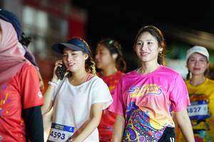 BIB: 4593, 1827
                            <button type="button" onclick="openModal(26224097)" class="btn btn-primary btn-sm float-right btn-popup" data-toggle="modal" data-target=".modal-high-quality">
                        <i class="fas fa-shopping-cart"></i> Add to Cart
                    </button>
                                            <button type="button" onclick="isThisMe(26224097, true)" class="btn btn-success btn-sm float-right btn-popup btn-isme hidden" data-toggle="tooltip" data-placement="bottom" title="นี่คือรูปของคุณใช่ไหม คลิกที่นี่เพื่อเอาเข้าอัลบั้ม">
                        <i class="fas fa-plus"></i> Add to album
                    </button>
                    <button type="button" onclick="isThisMe(26224097, false)" class="btn btn-warning btn-sm float-right btn-popup btn-isnotme hidden">
                        <i class="fas fa-ban"></i> Remove from album
                    </button>