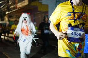 BIB: 4068
                            <button type="button" onclick="openModal(26227103)" class="btn btn-primary btn-sm float-right btn-popup" data-toggle="modal" data-target=".modal-high-quality">
                        <i class="fas fa-shopping-cart"></i> Add to Cart
                    </button>
                                            <button type="button" onclick="isThisMe(26227103, true)" class="btn btn-success btn-sm float-right btn-popup btn-isme hidden" data-toggle="tooltip" data-placement="bottom" title="นี่คือรูปของคุณใช่ไหม คลิกที่นี่เพื่อเอาเข้าอัลบั้ม">
                        <i class="fas fa-plus"></i> Add to album
                    </button>
                    <button type="button" onclick="isThisMe(26227103, false)" class="btn btn-warning btn-sm float-right btn-popup btn-isnotme hidden">
                        <i class="fas fa-ban"></i> Remove from album
                    </button>